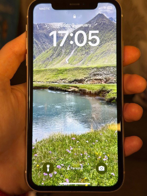 Розовый пиджак Stradivarius, Светло-зелёный пуховик H&M, iPhone 11 128 GB 3