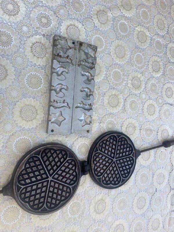 Вафельница и формы для выпечки