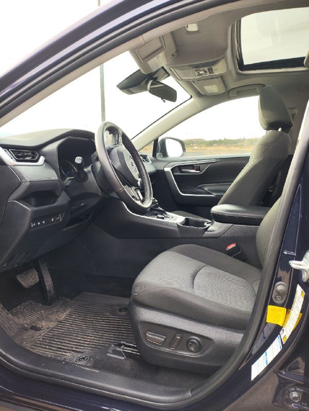 Toyota RAV4 XLE Hybrid 5