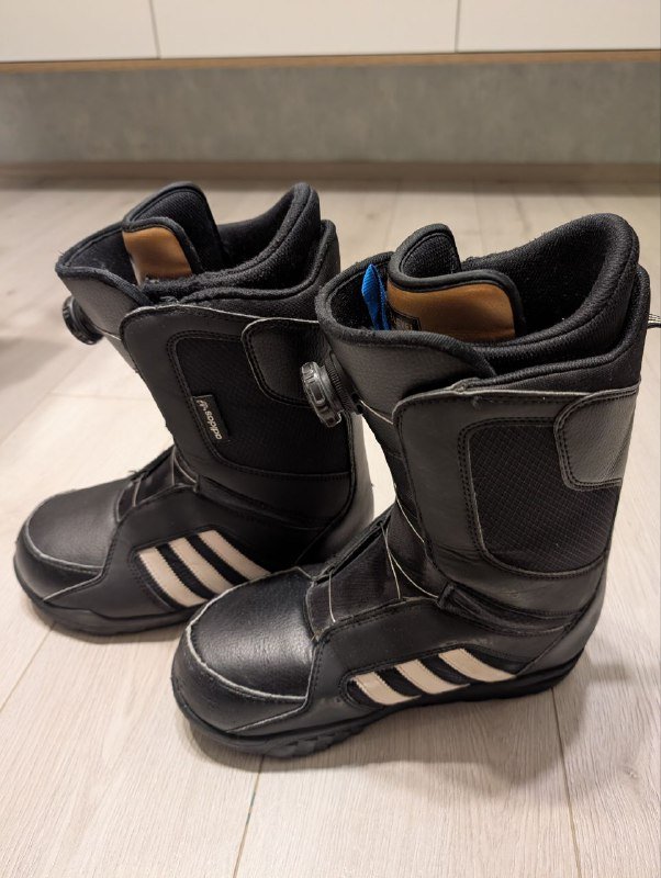 Ботинки мужские сноубордические Adidas 9.5 BOA, Ботинки женские сноубордические Vans 39 4