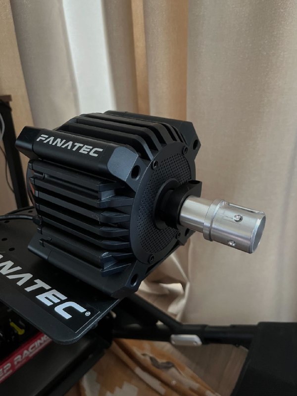 Fanatec CSL DD комплект с рулями и педалями для симрейсинга 5