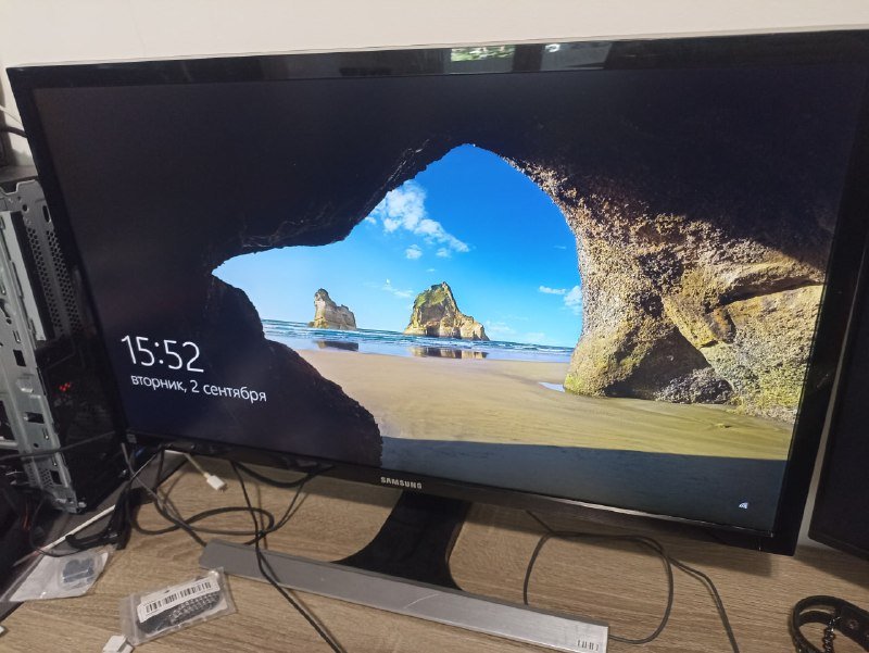 Монитор Samsung 28" U28E590D 4K