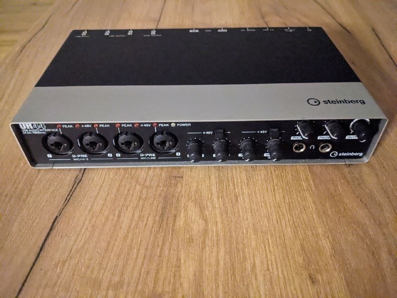 Звуковая карта Steinberg UR44, MIDI-клавиатура KORG microKEY 25