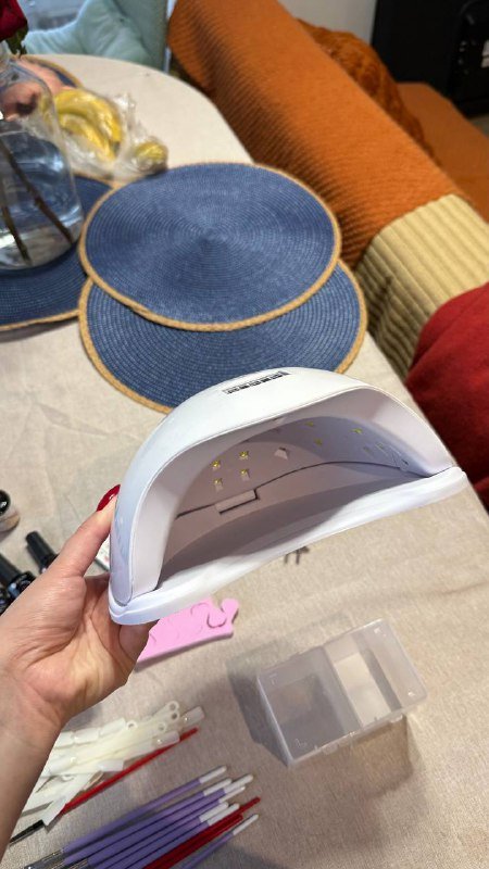 Домашний набор для маникюра с гель-лаками и лампой 3