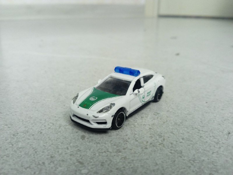 Машина игрушечная