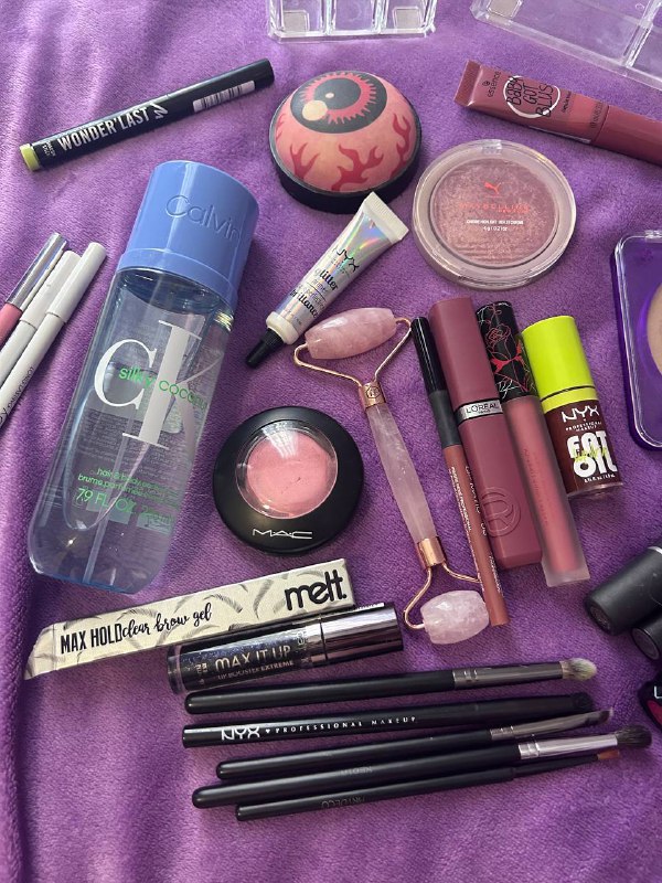 Косметика, кисточки, органайзеры, роллер из кварца 3