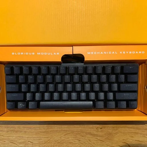 Игровая клавиатура Glorious GMMK Compact Black
