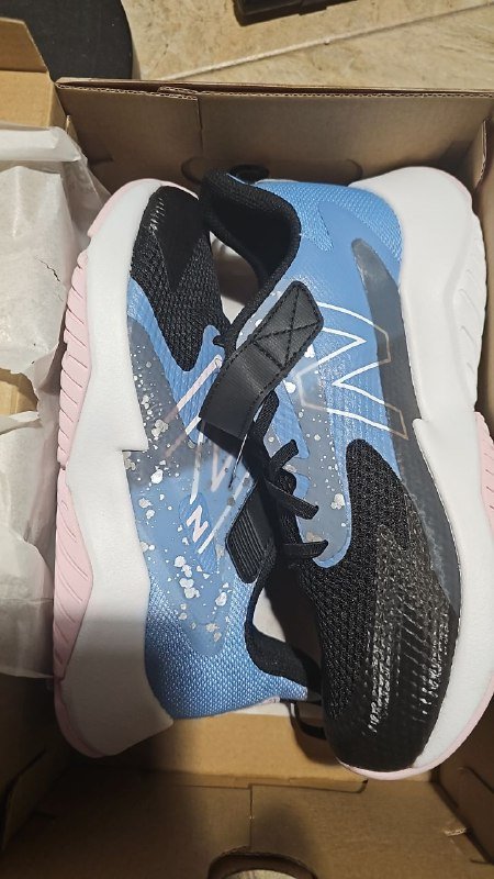 кроссовки new balance, шлепки Skechers 39 размер