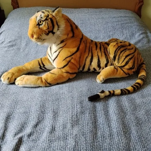 Тигр игрушка