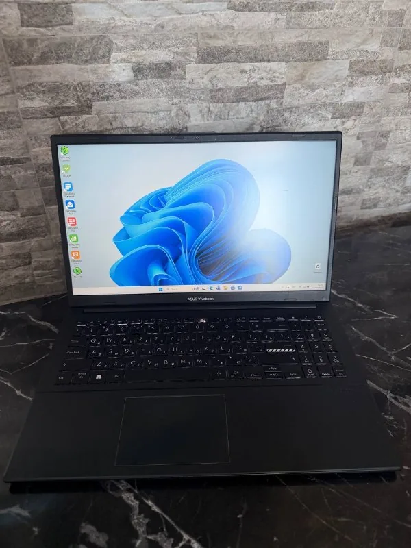 ASUS VivoBook Go 15 1