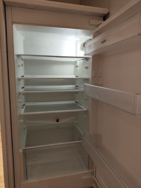 Встраиваемый холодильник Whirlpool 4