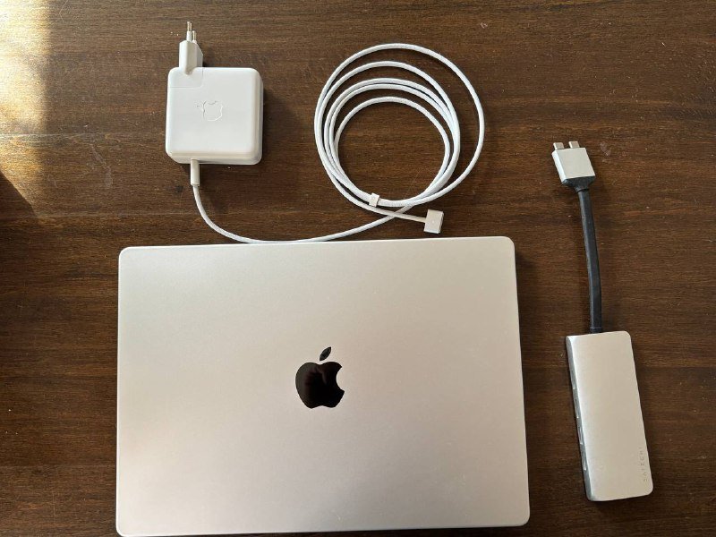 MacBook Pro 14 M2 32GB RAM 512GB SSD, зарядка, Hub