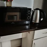Раскладушки, утюг с доской, СВЧ, чайник, сушилка 4