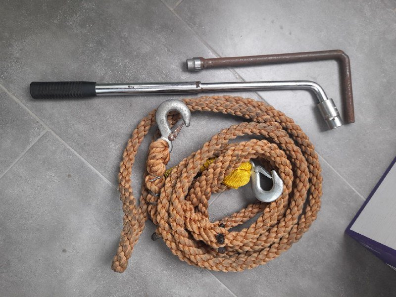 Сушилка для белья, блендеры, простынь, подставка для вина, кардиган, сумки, курточка, ножи, ножницы, трос, инструменты, аккумулятор 10