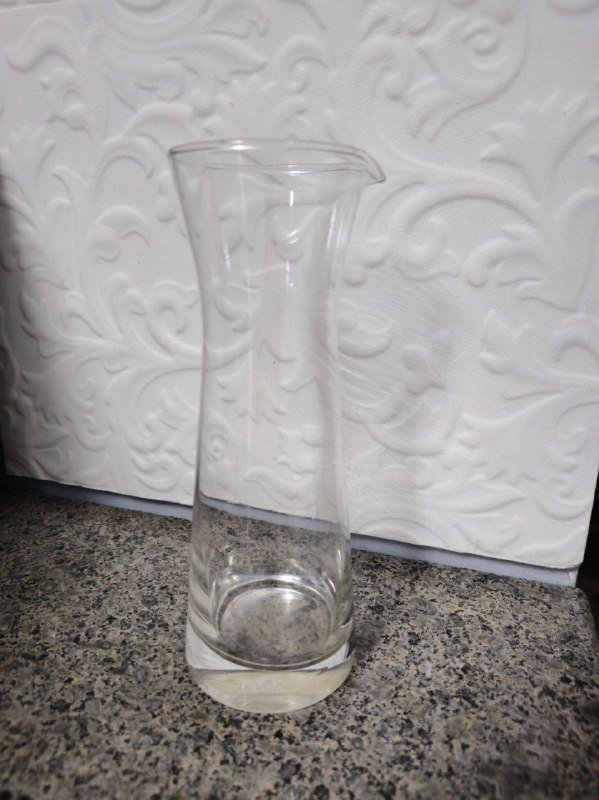 Ваза, вешалки, пледы