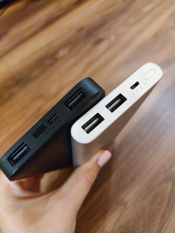 Два старых повербанка Xiaomi 10000 mAh