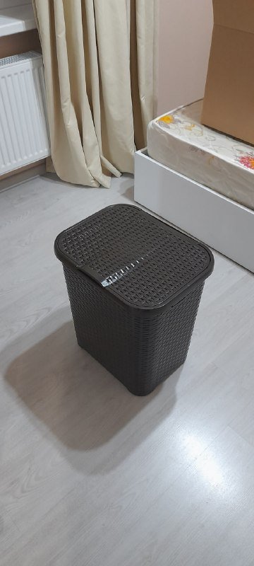 Пластиковая корзина для белья