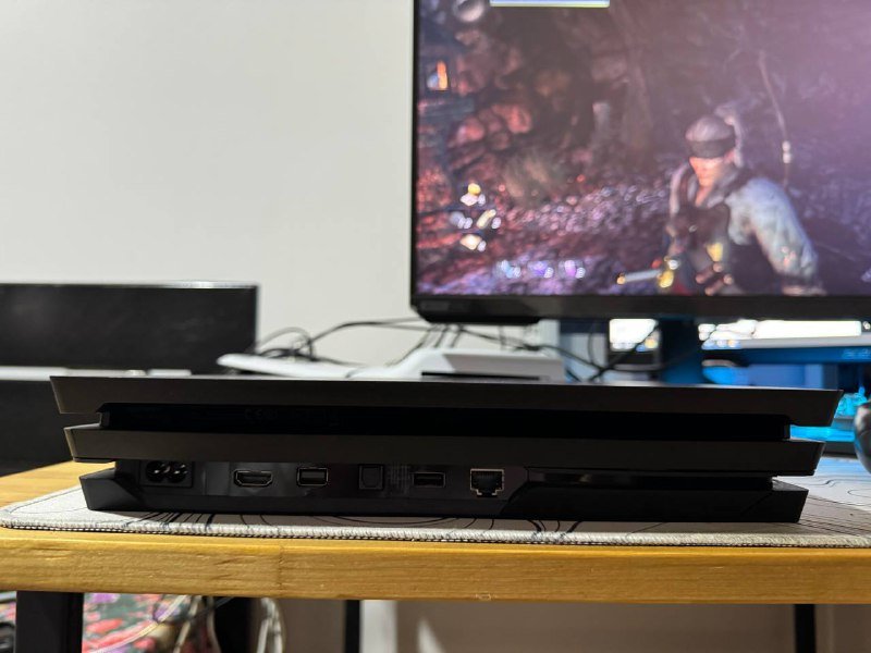 PS4 Pro 1 ТБ консоль с контроллерами 4