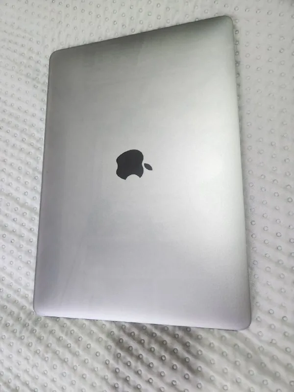 MacBook Pro 2017 13 дюймов 8/128 ГБ 1
