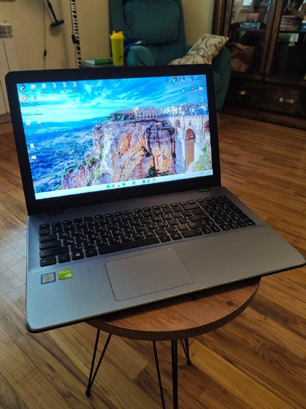 Ноутбук Asus X542Uf Intel Core i3 8GB 500GB 128GB SSD 5