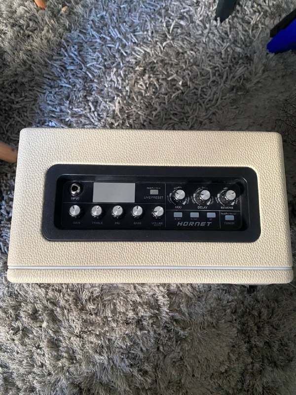 Электрогитара Jet series, комбоусилитель Hornet, гитарный процессор Boss GT-1 4