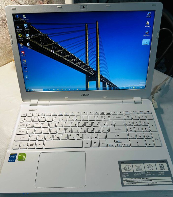 Ноутбук Acer Aspire V3-572G-3425 White