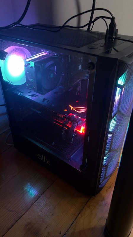 Gaming PC, Monitor, Keyboard, Mouse, Headset, Mouse pad 2