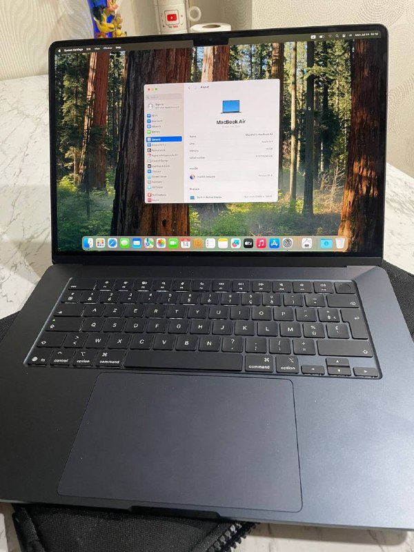 MacBook Air 15 inch M2 2023 16 GB 2