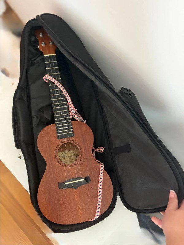 Укулеле с чехлом 2