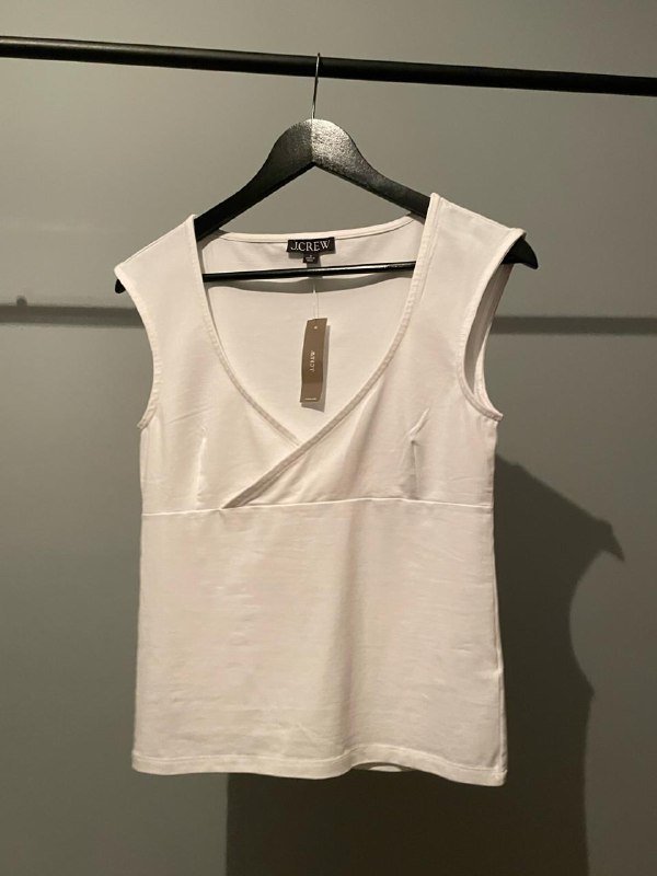 Белый топ J.Crew, Джинсовая юбка Paloma Wool