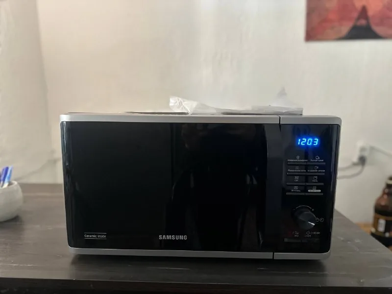 Микроволновая печь Samsung MG23K3515 с грилем 1