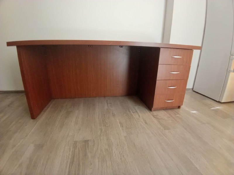 Стол с ящиками