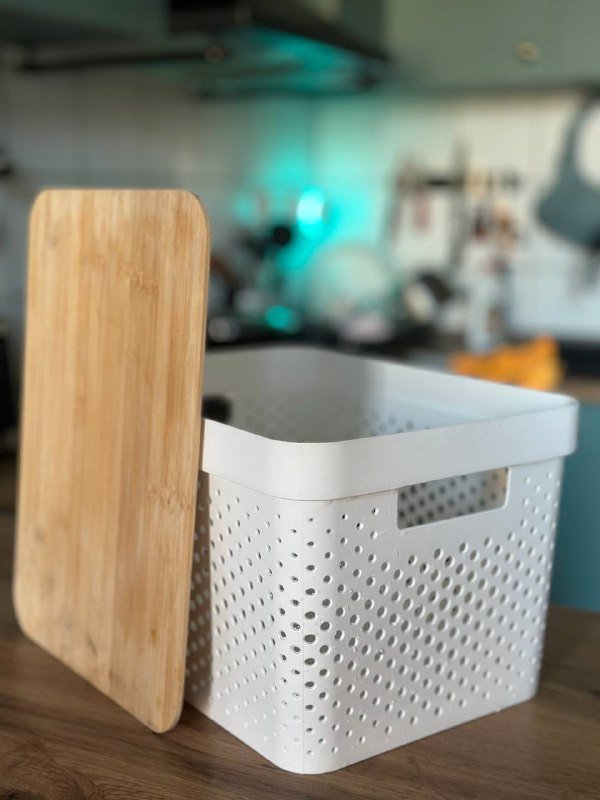 Контейнеры для хранения, плойка, шлем, ступенька, весы, книжки, клеевой пистолет, кисти