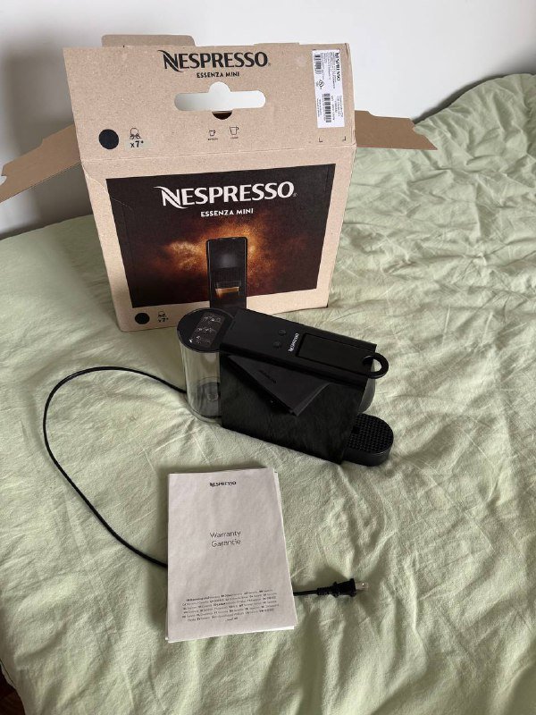 Кофемашина капсульная Nespresso C30 Essenza Mini, игровая приставка Dendy Simba`s, мышь Xiaomi, гирлянда светодиодная, кольцевая лампа, кофемолка BRAYER BR1182