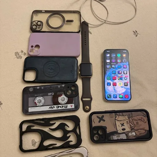 iPhone 14, Apple Watch, наушники Xiaomi, чехлы