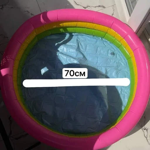 Бассейн, Apple Watch, босоножки, адаптер, свеча