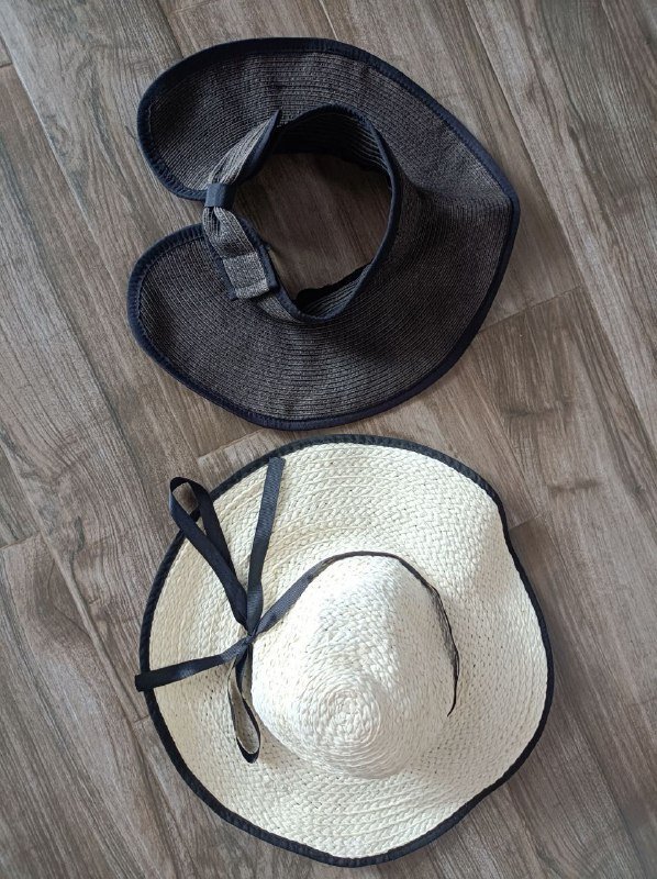 Две женские шляпы