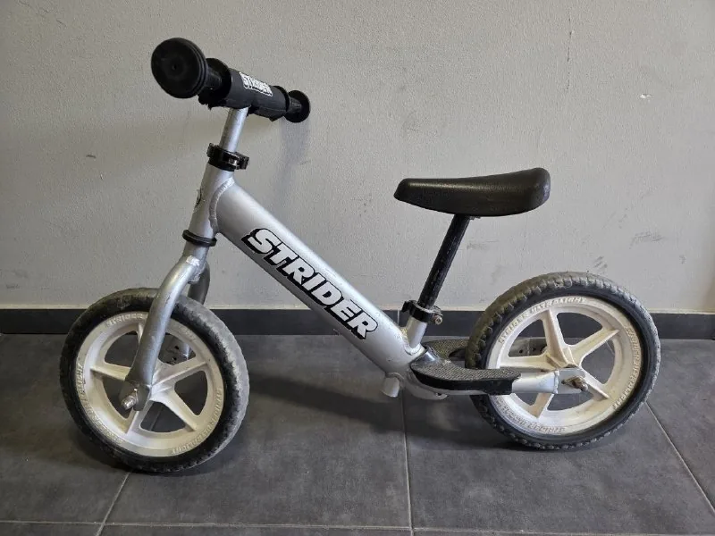 Беговел STRIDER 12 PRO