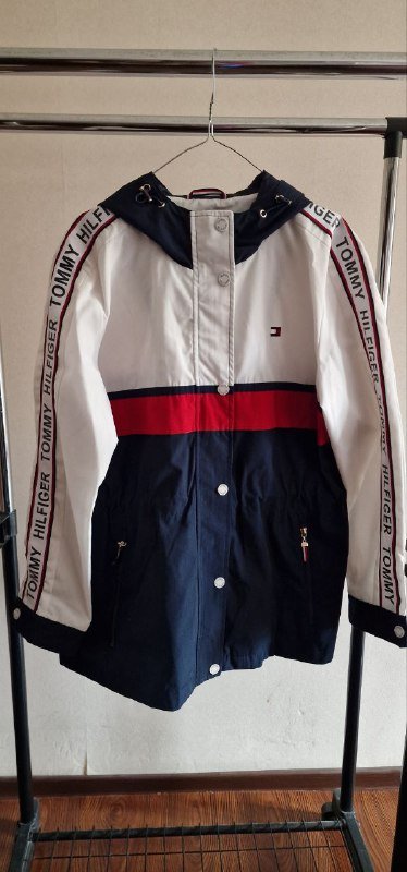 Ветровка Tommy Hilfiger с капюшоном, размер L