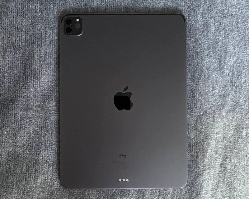 iPad Pro 11 М1 128 ГБ Apple Pencil 2 чехол