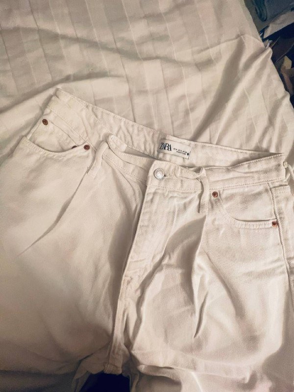 Белоснежные джинсы Zara размер 40
