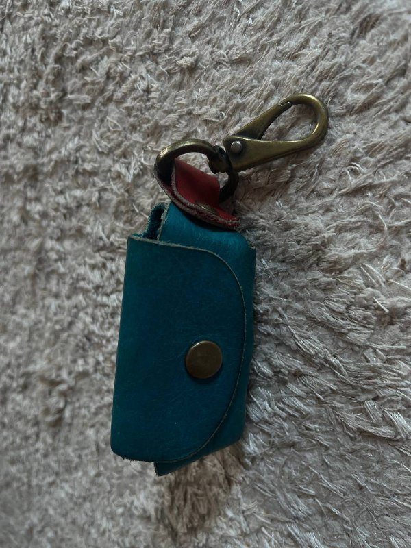 аксессуары для путешествий и спорта: бутылки, очки, подушка, значки, нарукавник 3