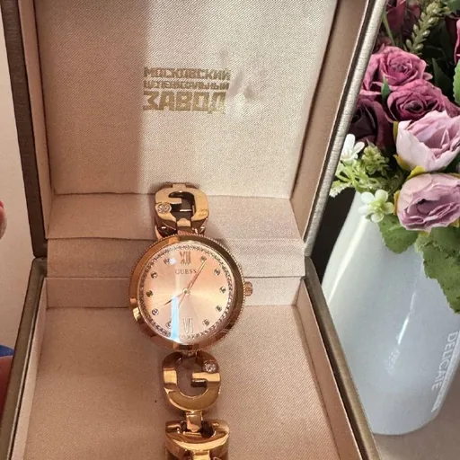 Женские часы Guess