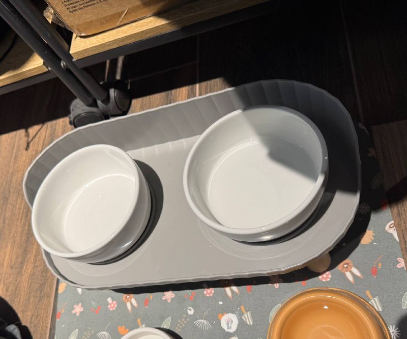 Керамические миски на подставке 2