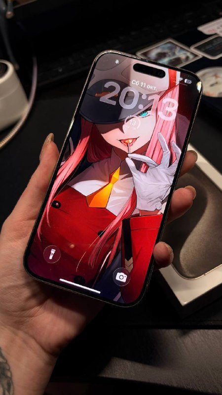 iPhone 15 pro 256gb Natural Titanium, чехол PITAKA 2