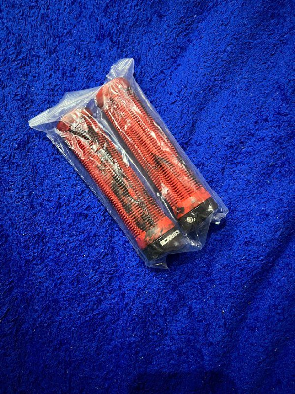 RideRace lock-on грипсы красно-чёрные для руля 2