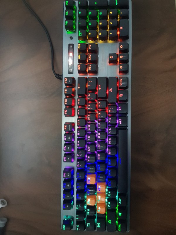 Корпус компьютера iBox Passion v5 Mini tower, Механическая клавиатура bloody B76090, Утюг Braun TexStyle 3 6