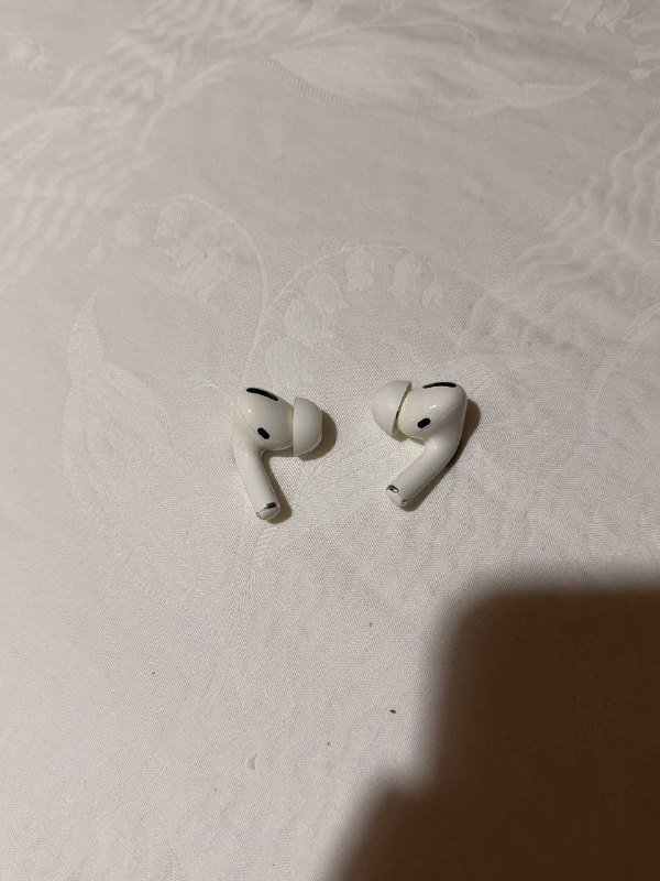 AirPods Pro 1 поколения, левый наушник, кейс 2