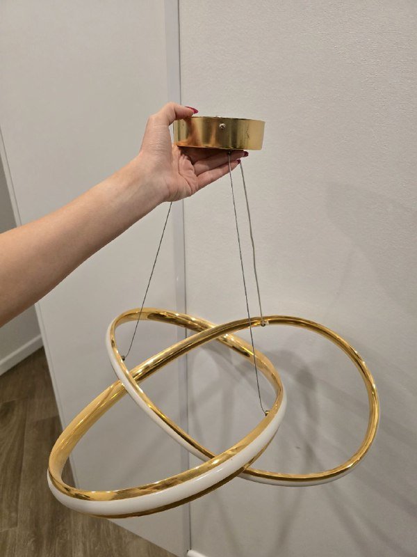 Люстра новая с 3 цветами света, тумбочки Jysk 2 шт