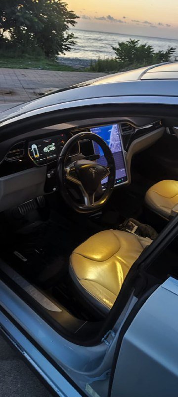 Tesla model S 85 D 6